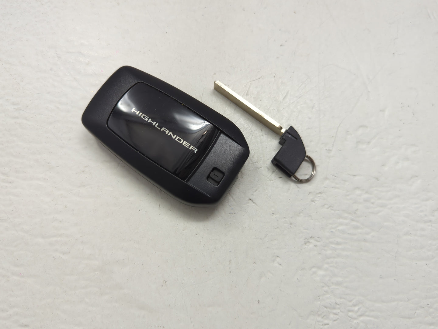 Toyota Keyless Entry Remote Fob IL: 55-14833 G Board 231451-3041 2 buttons - Oemusedautoparts1.com