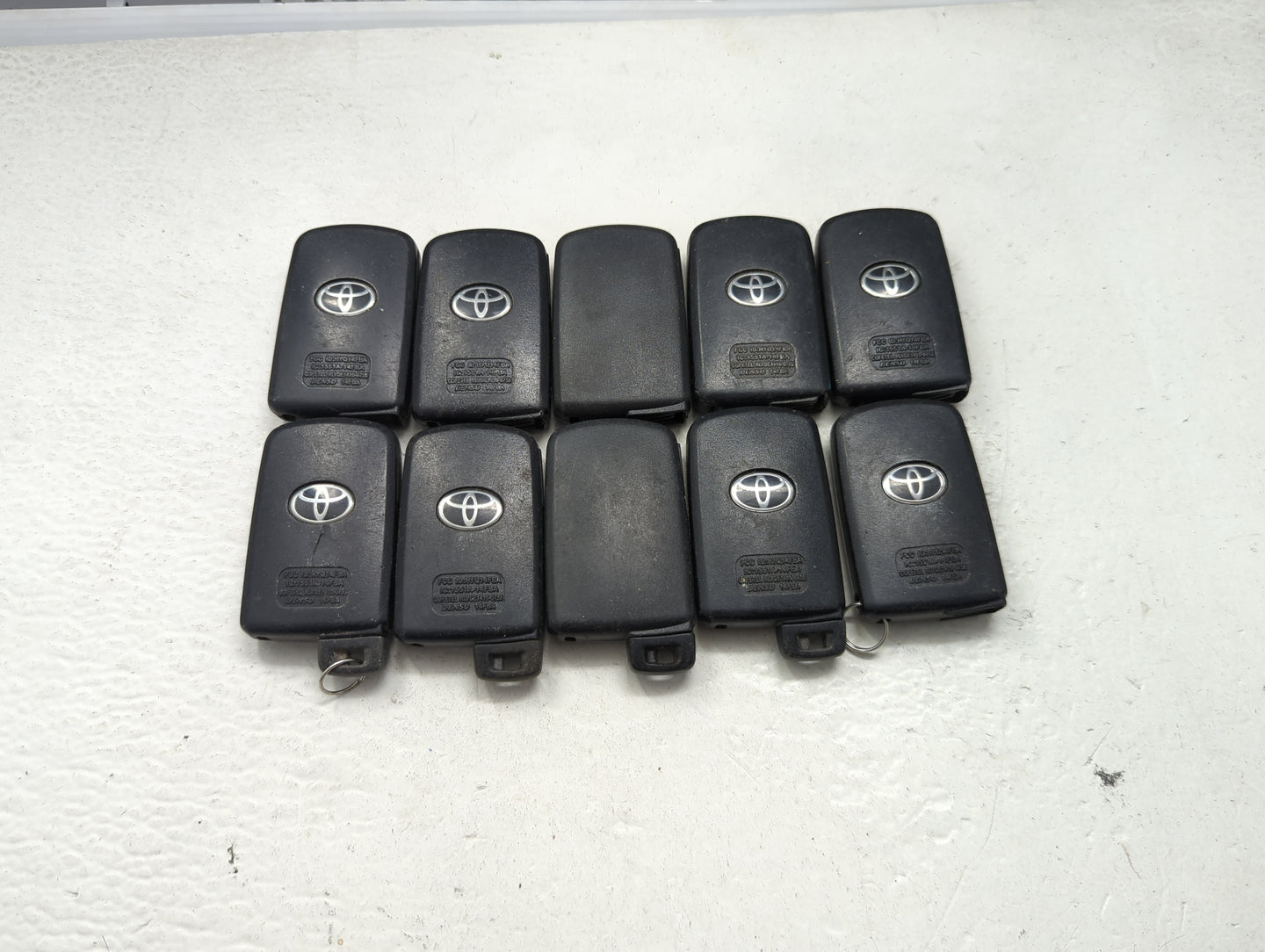 Lot of 10 Toyota Keyless Entry Remote Fob MIXED FCC IDS MIXED PART 1473598 - Oemusedautoparts1.com