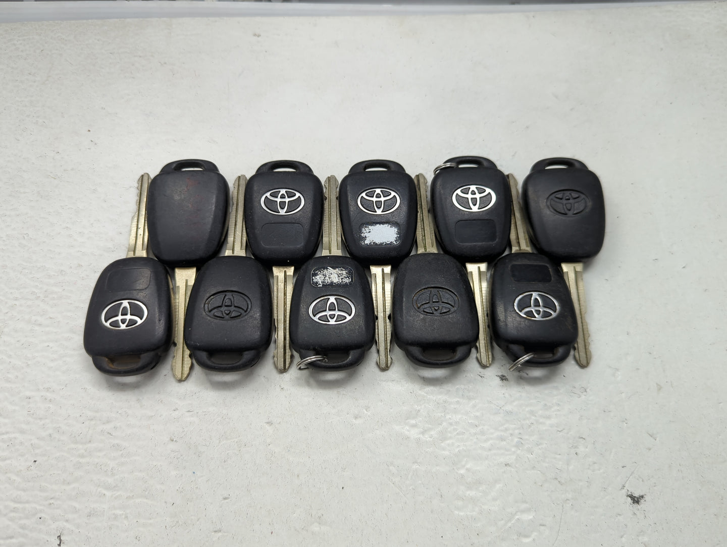 Lot of 10 Toyota Keyless Entry Remote Fob MIXED FCC IDS 1473659 - Oemusedautoparts1.com