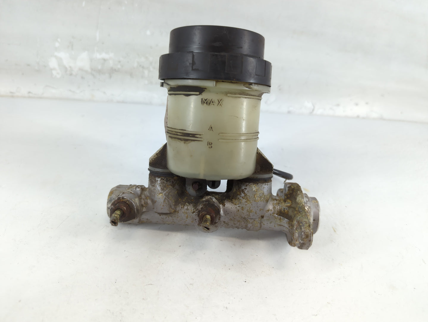 Toyota 86 Brake Master Cylinder 775799 - Oemusedautoparts1.com