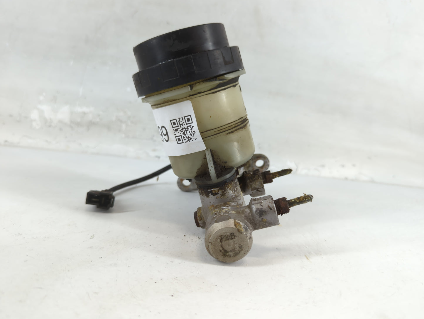 Toyota 86 Brake Master Cylinder 775799 - Oemusedautoparts1.com