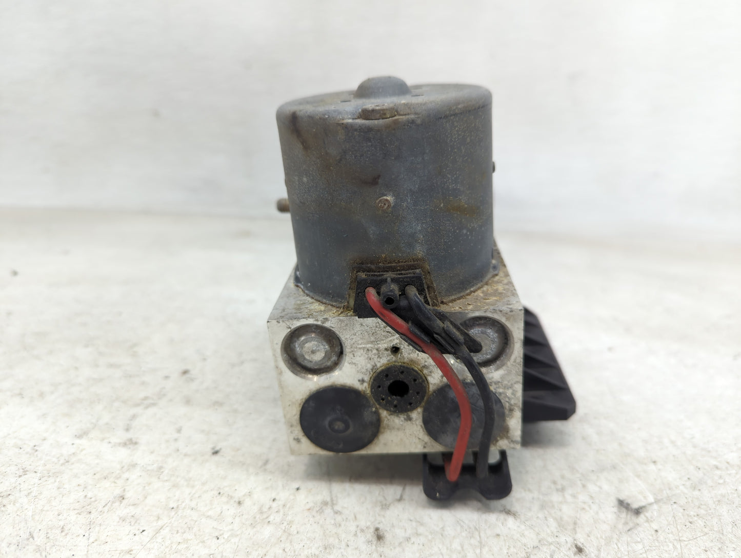 2000-2004 Toyota Avalon ABS Pump Control Module Replacement Fits Fits 2000 2001 2002 2003 2004 OEM Used Auto Parts - Oemused