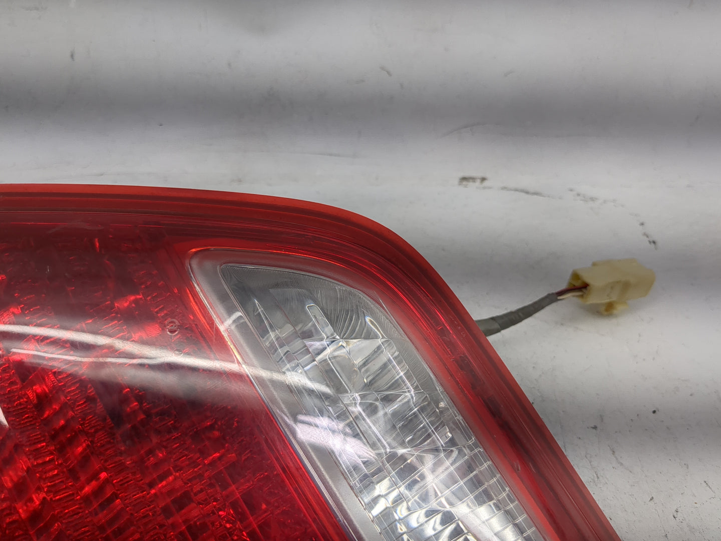 2007-2009 Toyota Camry Passenger Right Side Deck Lid Mounted Tail Light 5026909 - Oemusedautoparts1.com