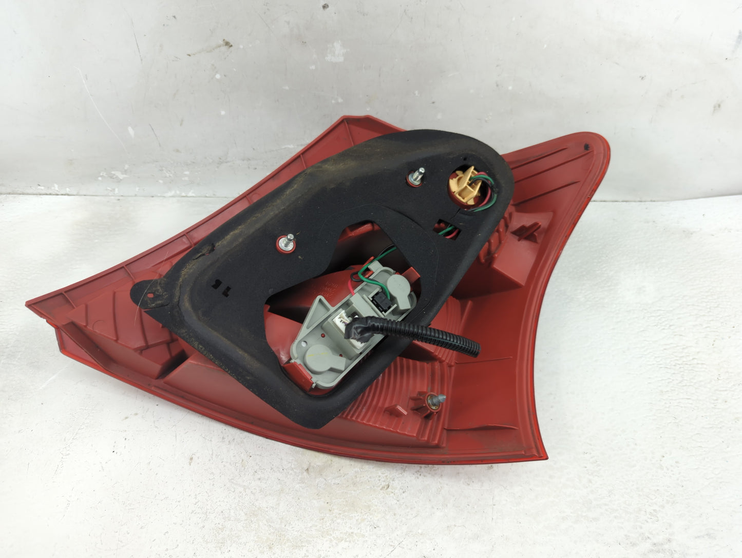2006-2008 Toyota Yaris Driver Left Side Deck Lid Mounted Tail Light - Oemusedautoparts1.com