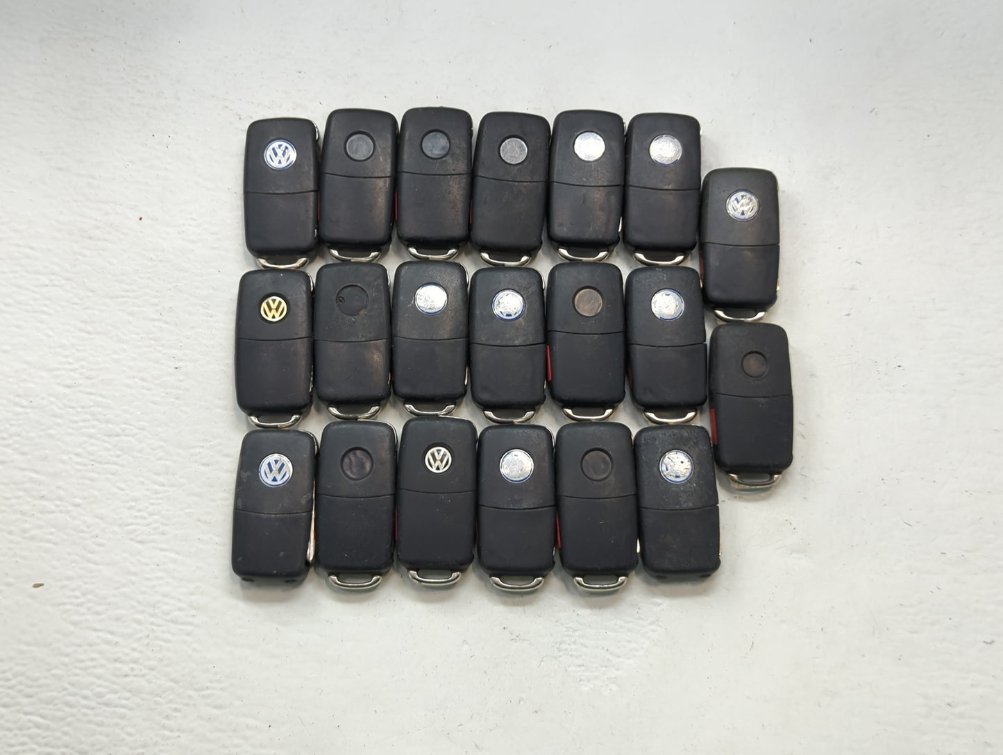 Lot of 20 Volkswagen Keyless Entry Remote Fob MIXED FCC IDS MIXED PART - Oemusedautoparts1.com