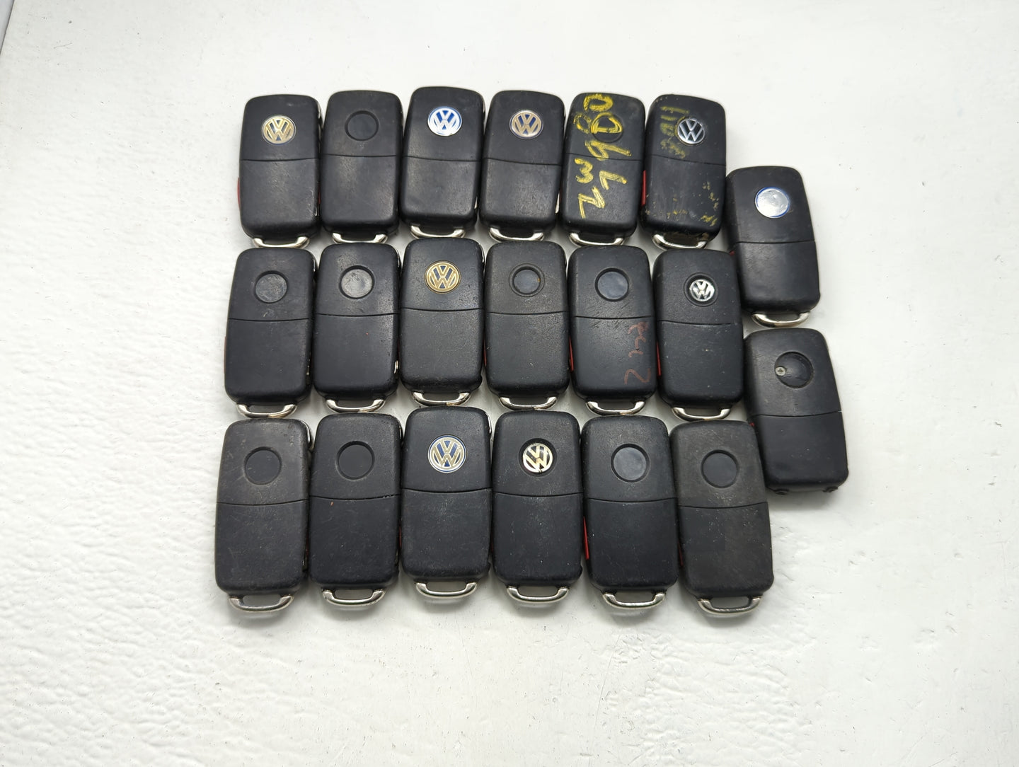 Lot of 20 Volkswagen Keyless Entry Remote Fob MIXED FCC IDS MIXED PART - Oemusedautoparts1.com