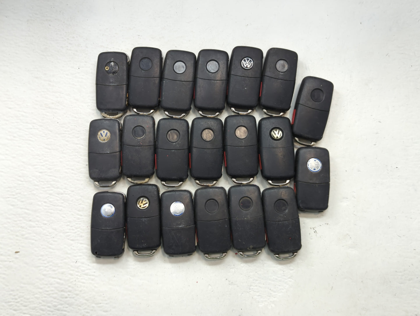 Lot of 20 Volkswagen Keyless Entry Remote Fob MIXED FCC IDS MIXED PART - Oemusedautoparts1.com
