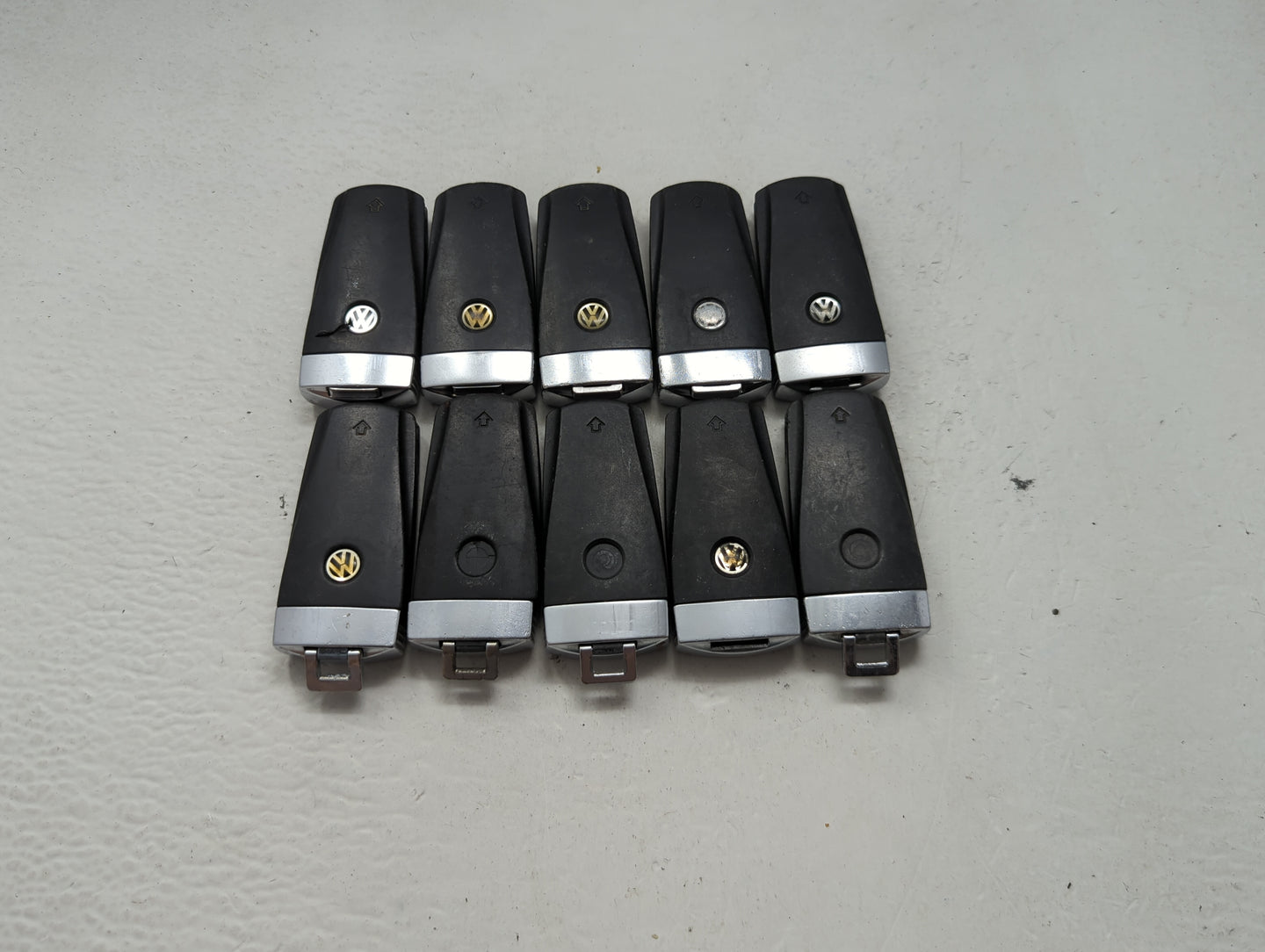 Lot of 10 Volkswagen Keyless Entry Remote Fob MIXED FCC IDS MIXED PART 1473896 - Oemusedautoparts1.com