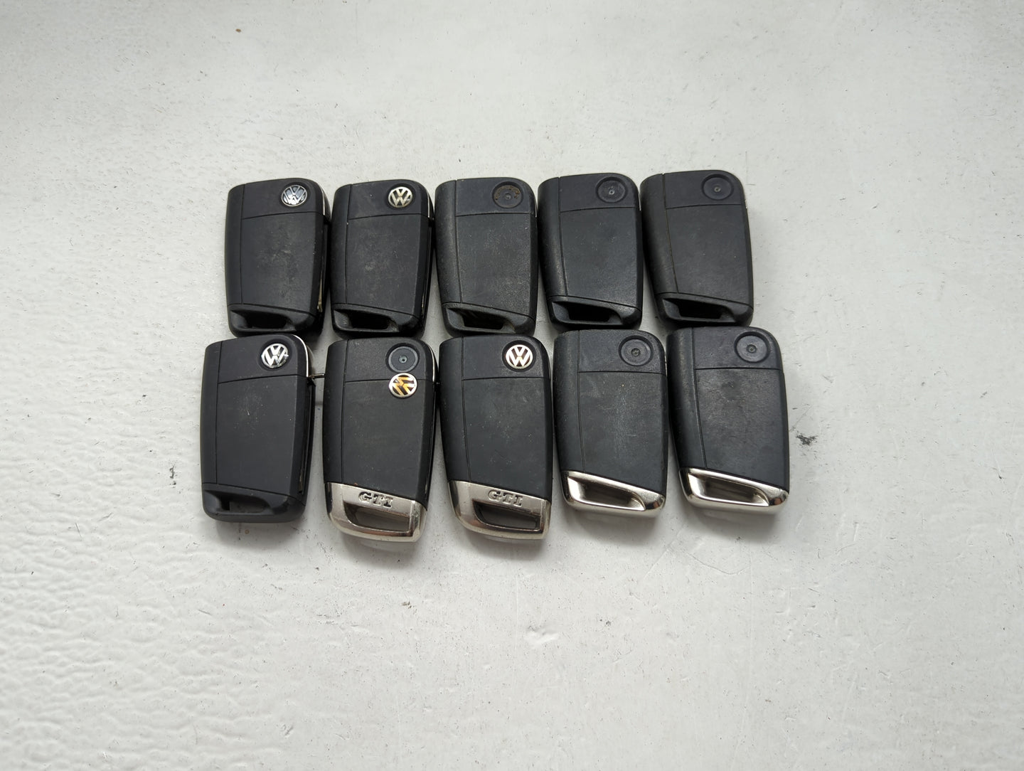 Lot of 10 Volkswagen Keyless Entry Remote Fob MIXED FCC IDS MIXED PART 1473940 - Oemusedautoparts1.com