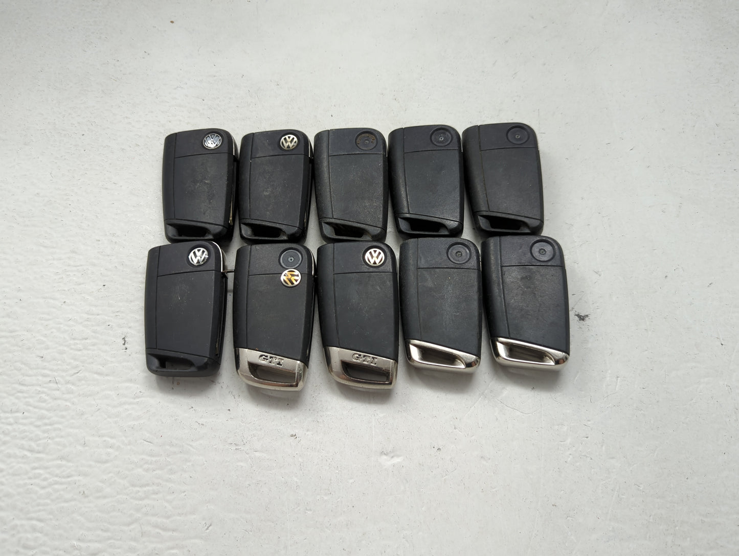 Lot of 10 Volkswagen Keyless Entry Remote Fob MIXED FCC IDS MIXED PART 1473940 - Oemusedautoparts1.com