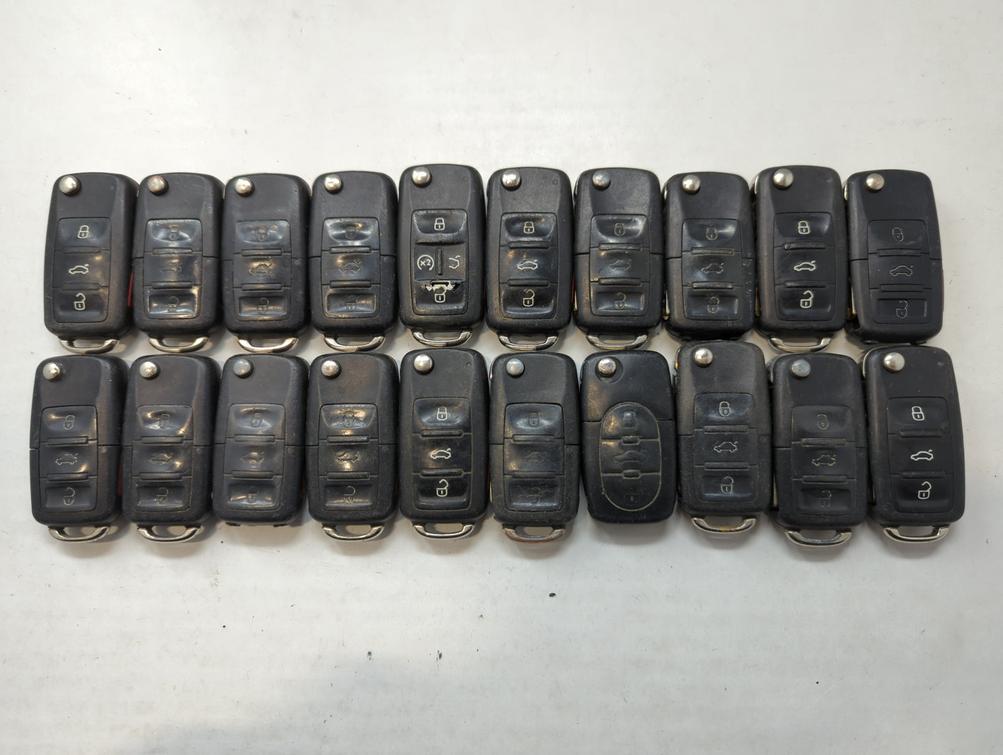 Lot of 20 Volkswagen Keyless Entry Remote Fob NBG8137T | NBG735868T - Oemusedautoparts1.com