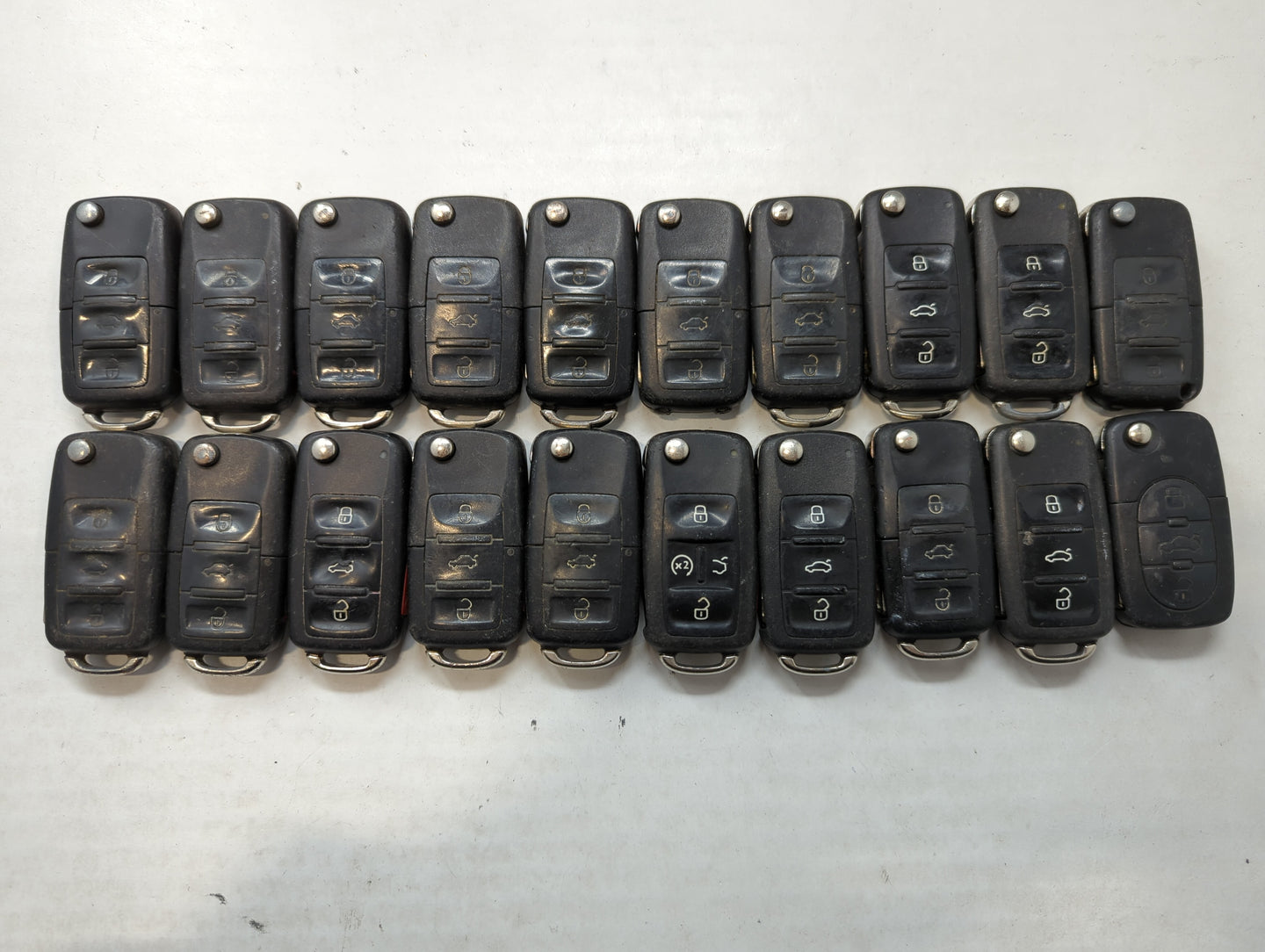 Lot of 20 Volkswagen Keyless Entry Remote Fob NBG8137T | NBG735868T - Oemusedautoparts1.com