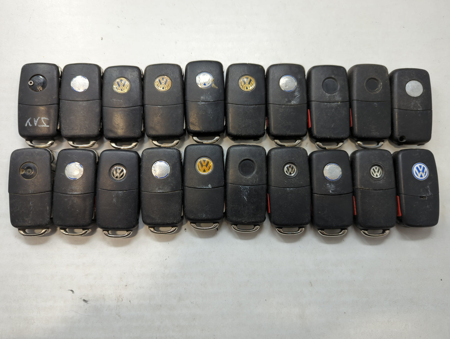 Lot of 20 Volkswagen Keyless Entry Remote Fob NBG8137T | NBG735868T - Oemusedautoparts1.com