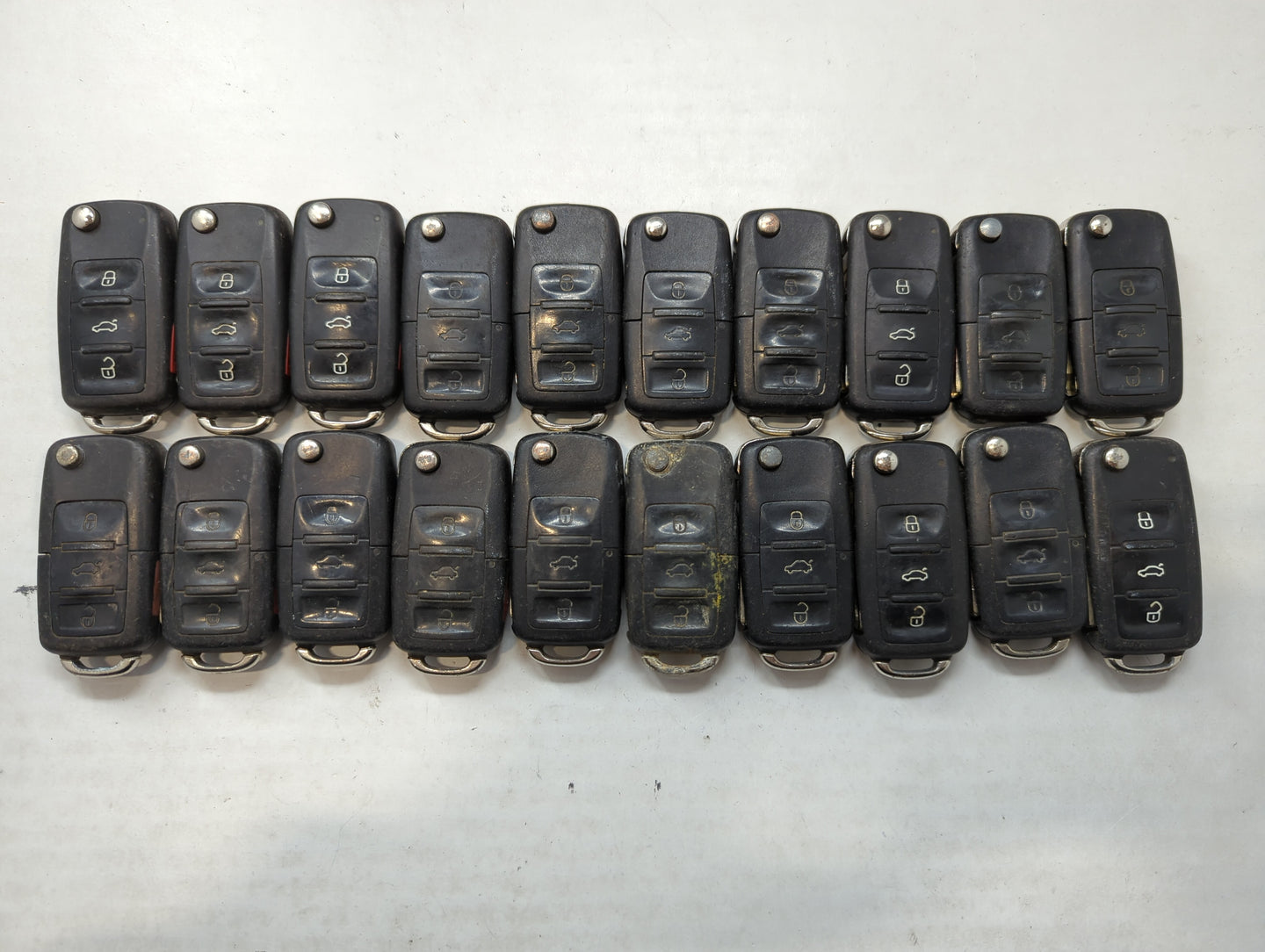 Lot of 20 Volkswagen Keyless Entry Remote Fob NBG8137T | NBG735868T - Oemusedautoparts1.com