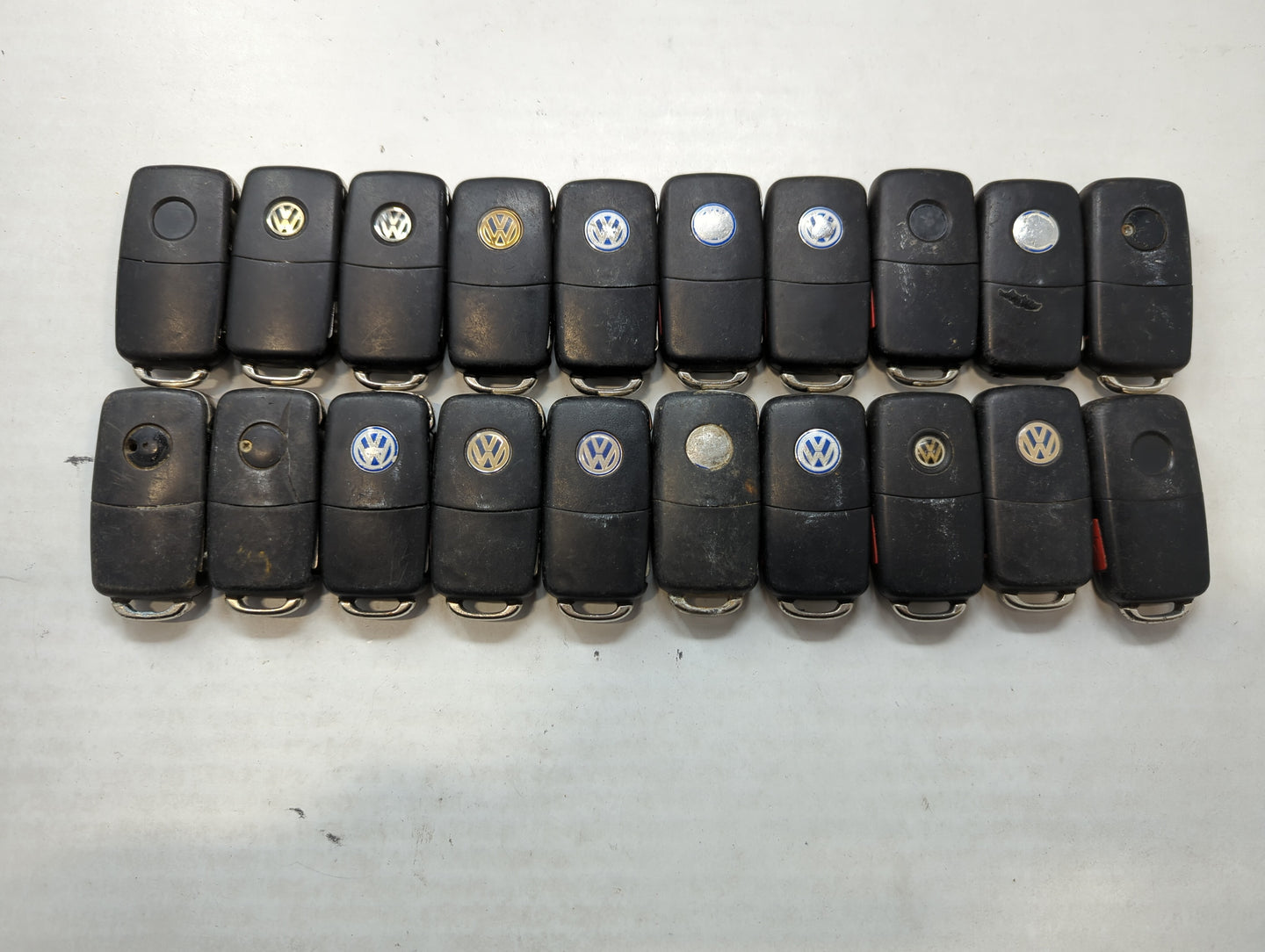 Lot of 20 Volkswagen Keyless Entry Remote Fob NBG8137T | NBG735868T - Oemusedautoparts1.com