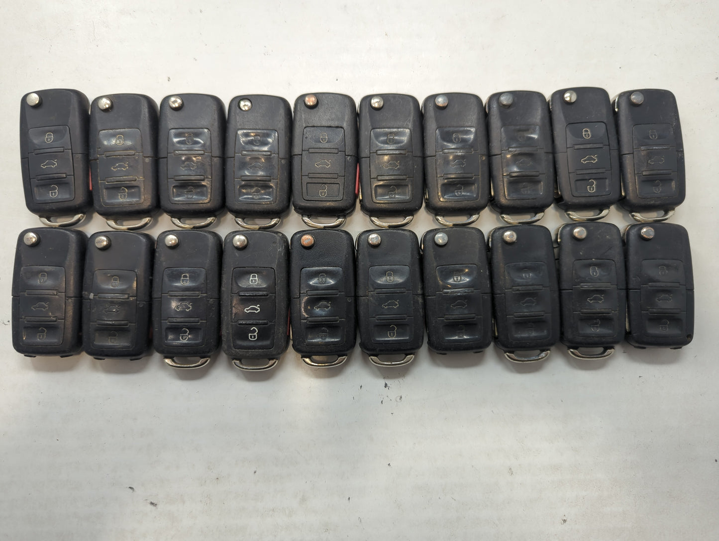 Lot of 20 Volkswagen Keyless Entry Remote Fob NBG8137T | NBG735868T - Oemusedautoparts1.com