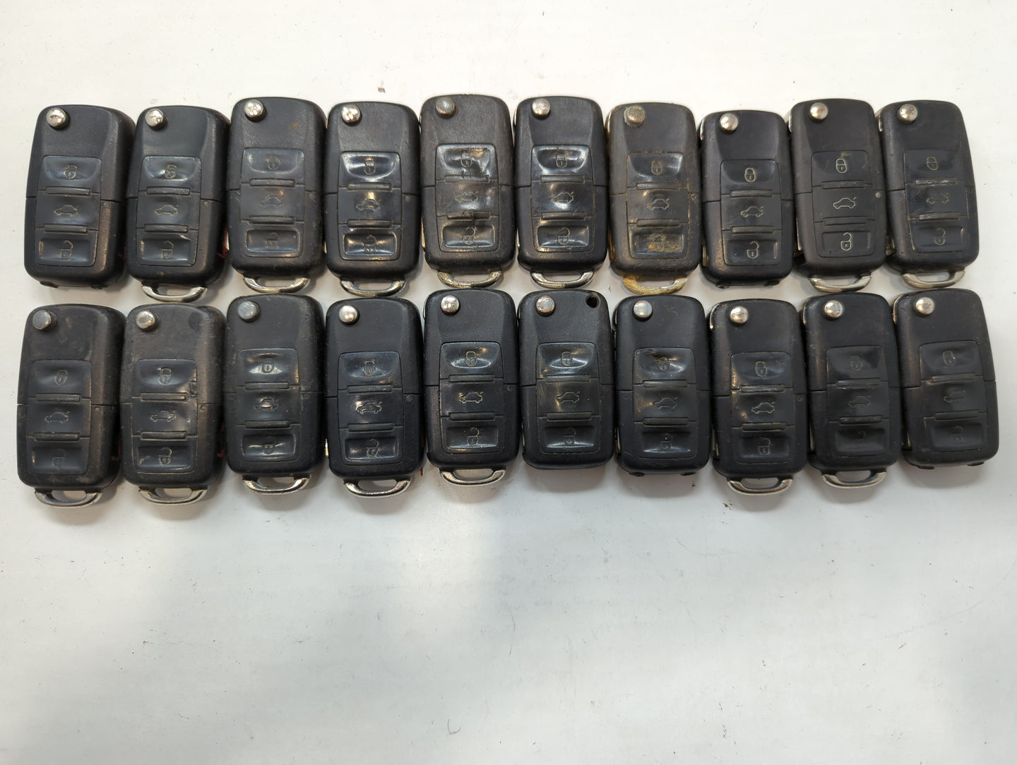 Lot of 20 Volkswagen Keyless Entry Remote Fob NBG92596263 | NBG735868T - Oemusedautoparts1.com
