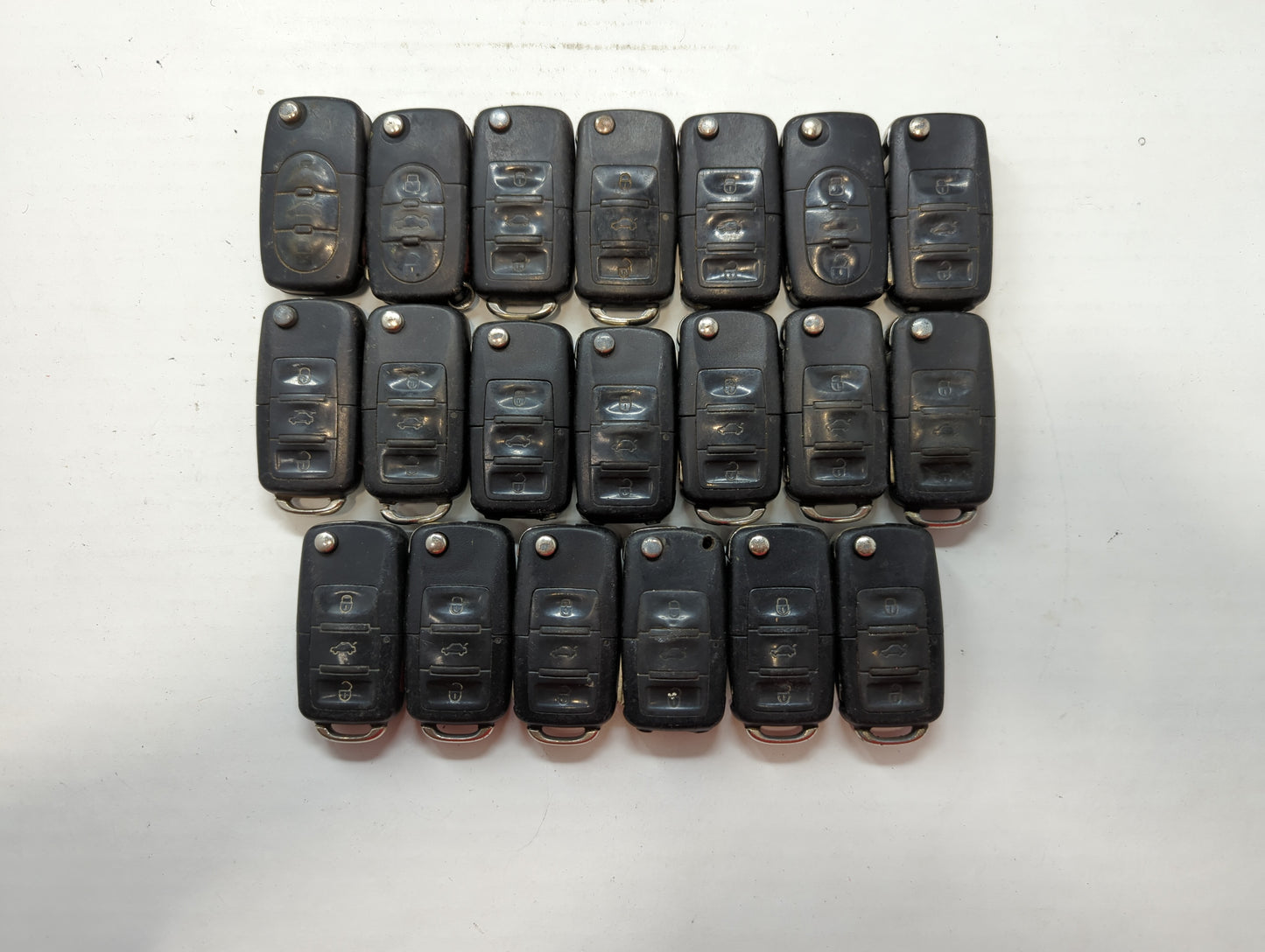Lot of 20 Volkswagen Keyless Entry Remote Fob NBG010180T | NBG735868T - Oemusedautoparts1.com