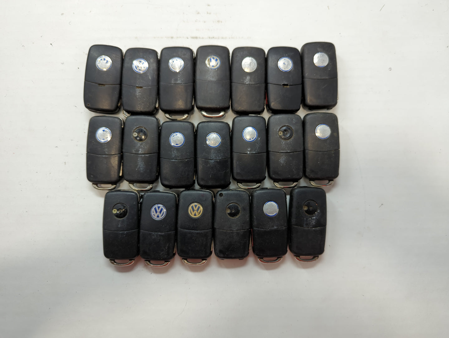 Lot of 20 Volkswagen Keyless Entry Remote Fob NBG010180T | NBG735868T - Oemusedautoparts1.com