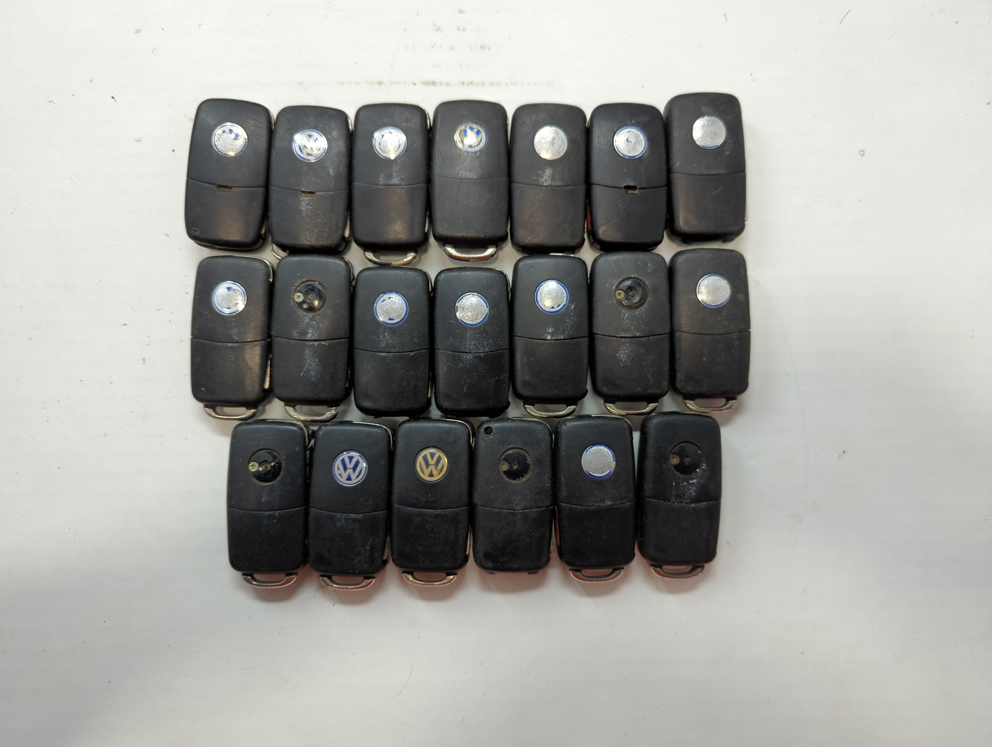 Lot of 20 Volkswagen Keyless Entry Remote Fob NBG010180T | NBG735868T - Oemusedautoparts1.com