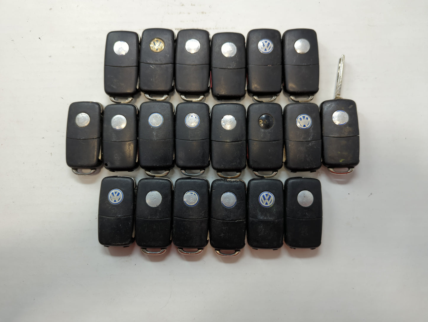 Lot of 20 Volkswagen Keyless Entry Remote Fob NBG735868T | NBG92596263 - Oemusedautoparts1.com