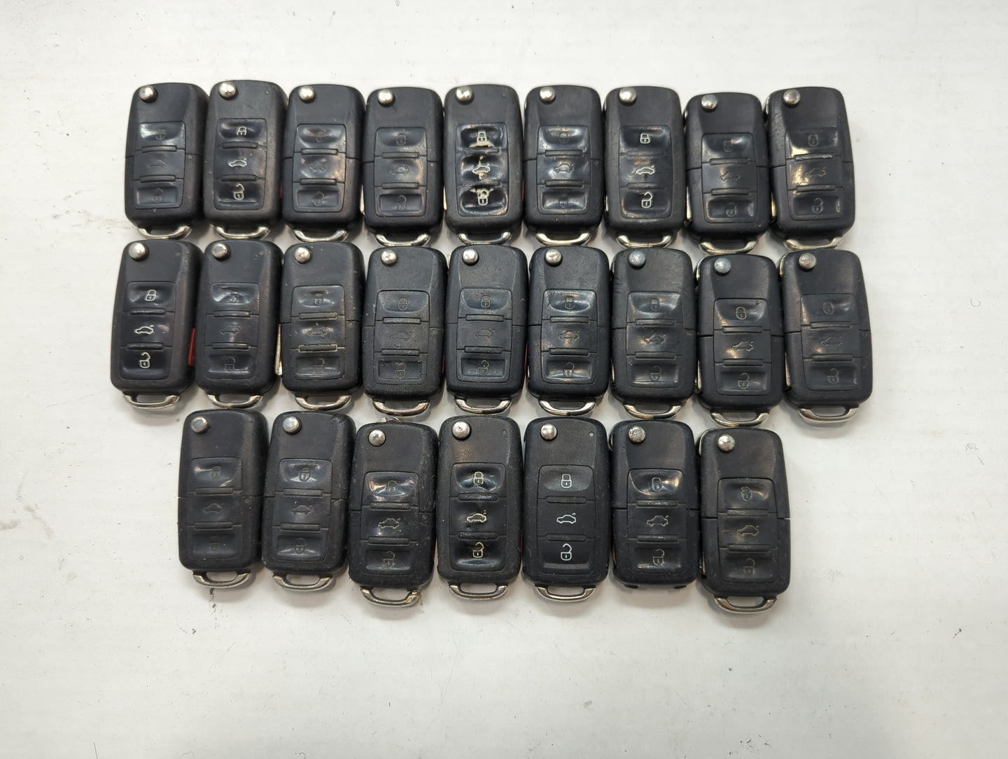 Lot of 25 Volkswagen Keyless Entry Remote Fob NBG8137T | NBG735868T - Oemusedautoparts1.com