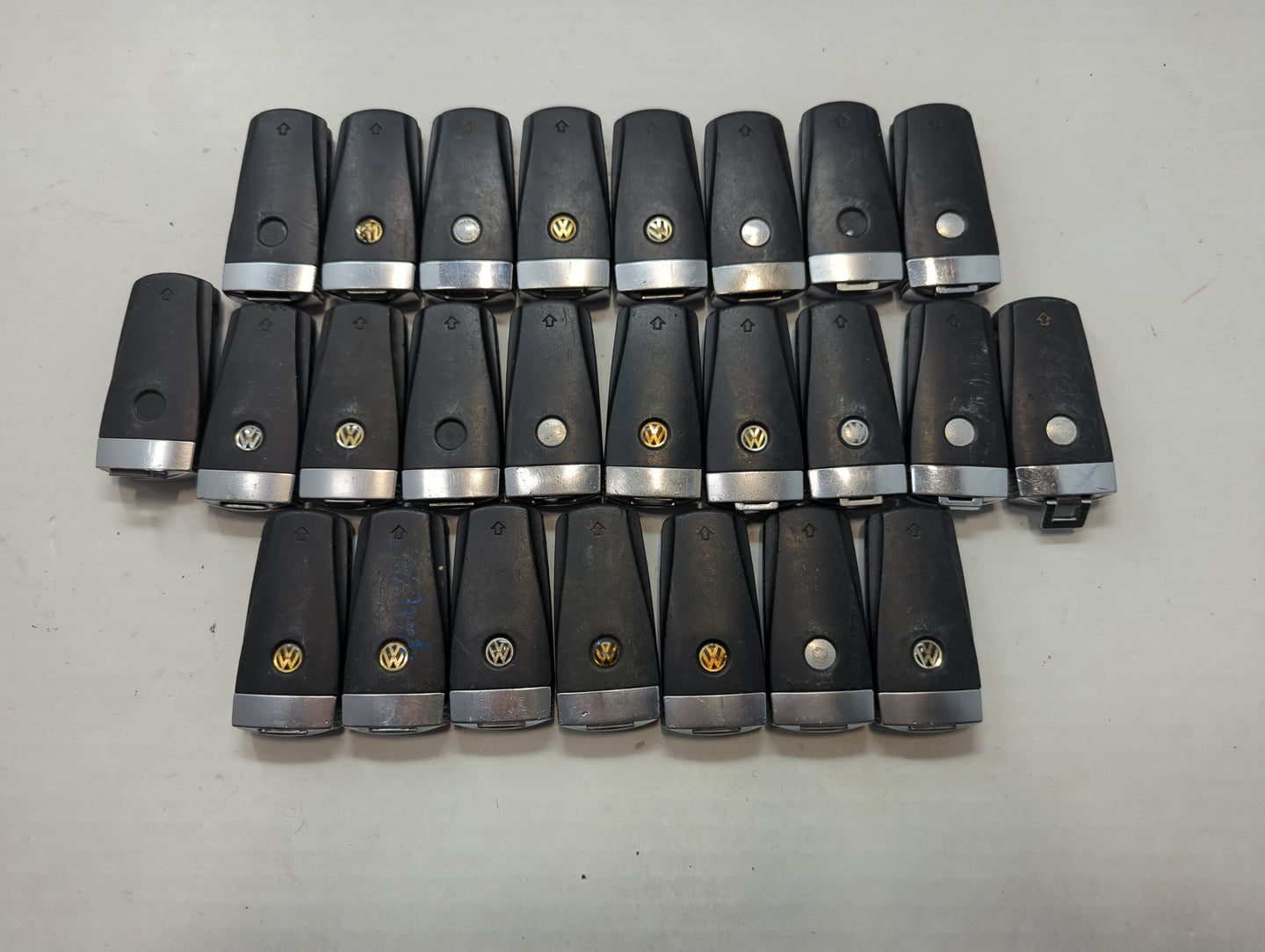 Lot of 25 Volkswagen Keyless Entry Remote Fob MIXED FCC IDS MIXED PART - Oemusedautoparts1.com