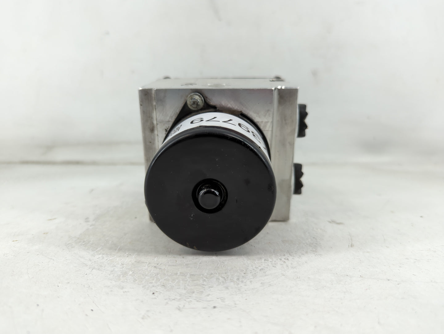 2009-2011 Volkswagen Cc ABS Pump Control Module Replacement P/N:HC00392481DEL Fits Fits 2009 2010 2011 OEM Used Auto Parts -