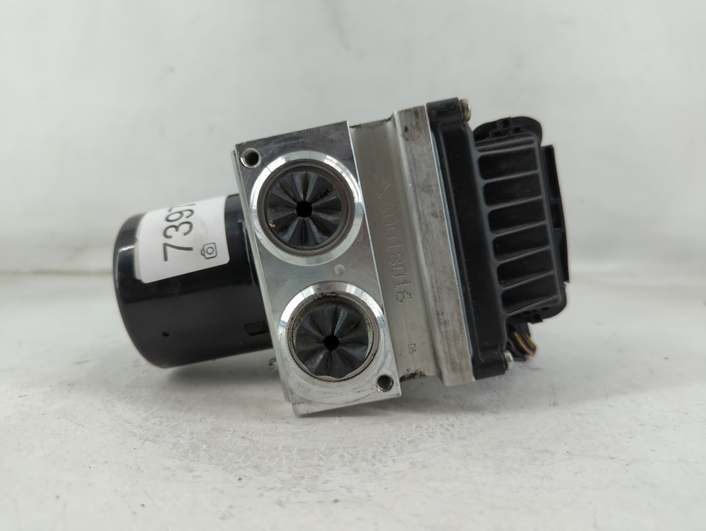 2009-2011 Volkswagen Cc ABS Pump Control Module Replacement P/N:HC00392481DEL Fits Fits 2009 2010 2011 OEM Used Auto Parts -