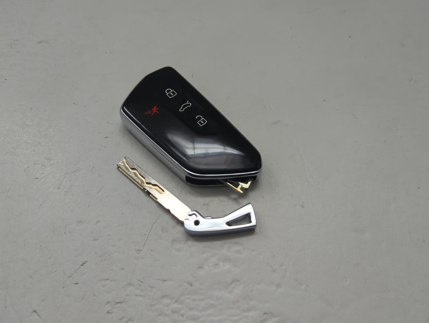 Volkswagen Golf R Keyless Entry Remote Fob NBGFS191S 4 buttons - Oemusedautoparts1.com
