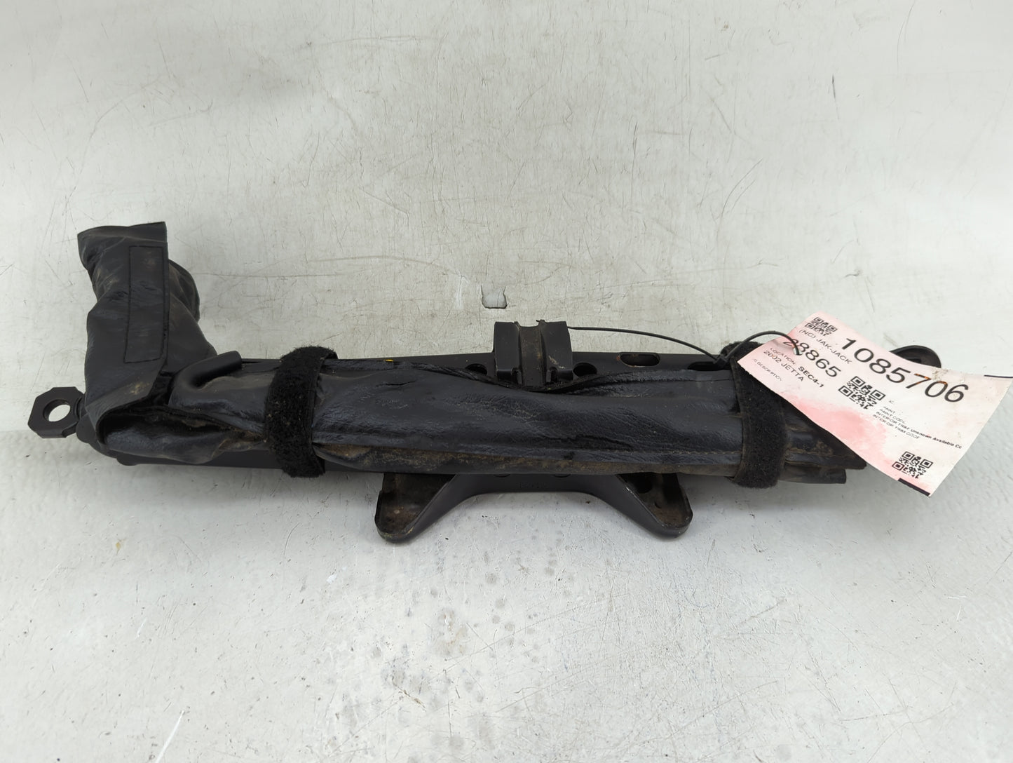 2002 Volkswagen Jetta Spare Scissor Car Jack - Oemusedautoparts1.com