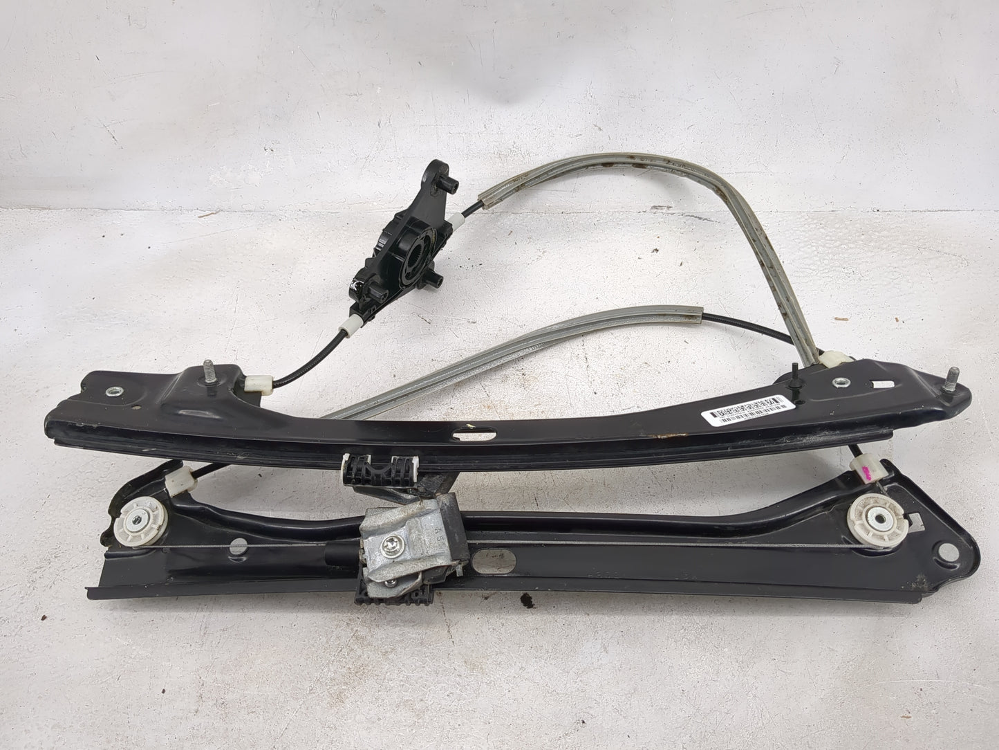 2011-2018 Volkswagen Jetta Used Driver Left Front Window Regulator - Oemusedautoparts1.com