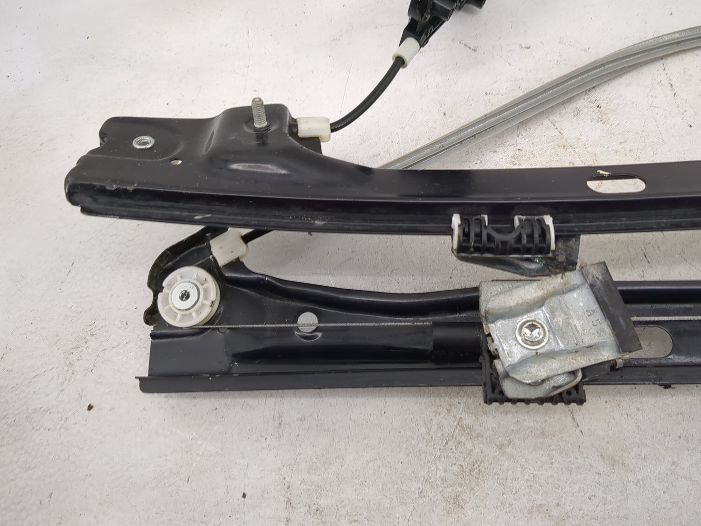 2011-2018 Volkswagen Jetta Used Driver Left Front Window Regulator - Oemusedautoparts1.com