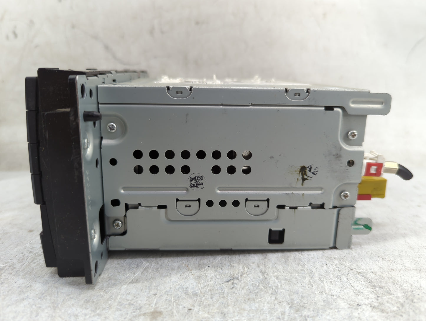 2009-2011 Volkswagen Routan Radio AM FM Cd Player Receiver Replacement Fits Fits 2009 2010 2011 OEM Used Auto Parts - Oemuse