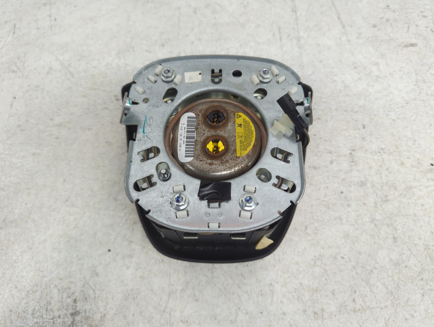 2011-2014 Volkswagen Routan Air Bag Driver Left Steering Wheel Mounted - Oemusedautoparts1.com