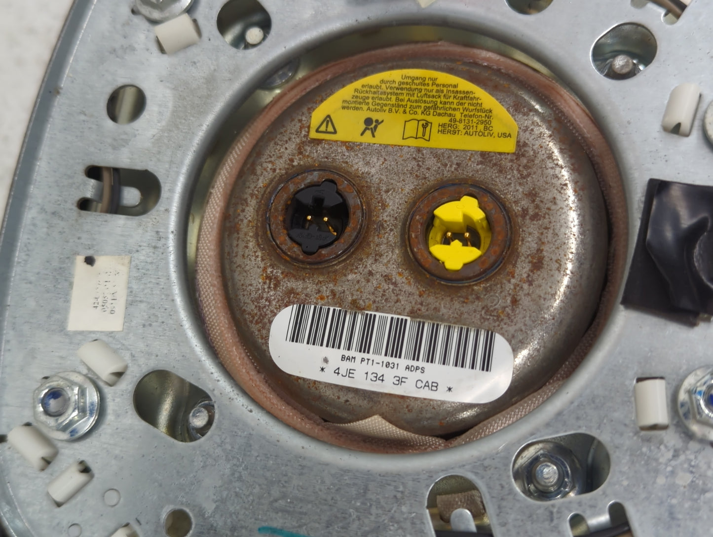 2011-2014 Volkswagen Routan Air Bag Driver Left Steering Wheel Mounted - Oemusedautoparts1.com