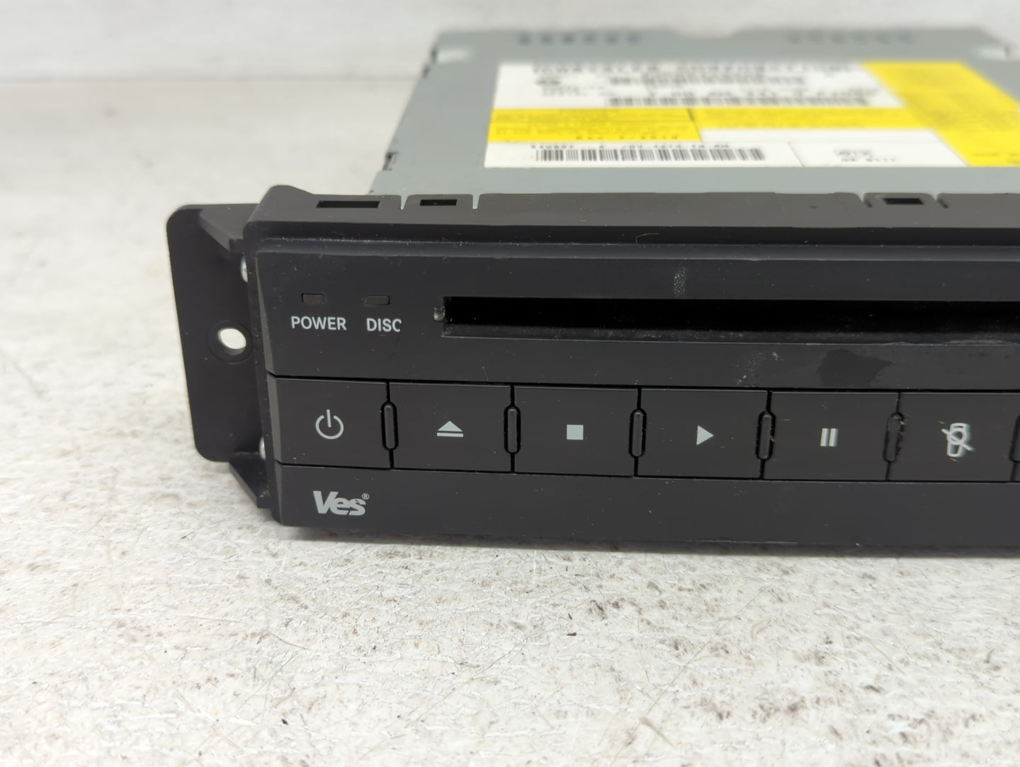 2009-2011 Volkswagen Routan Radio AM FM Cd Player Receiver Replacement Fits Fits 2009 2010 2011 OEM Used Auto Parts - Oemuse