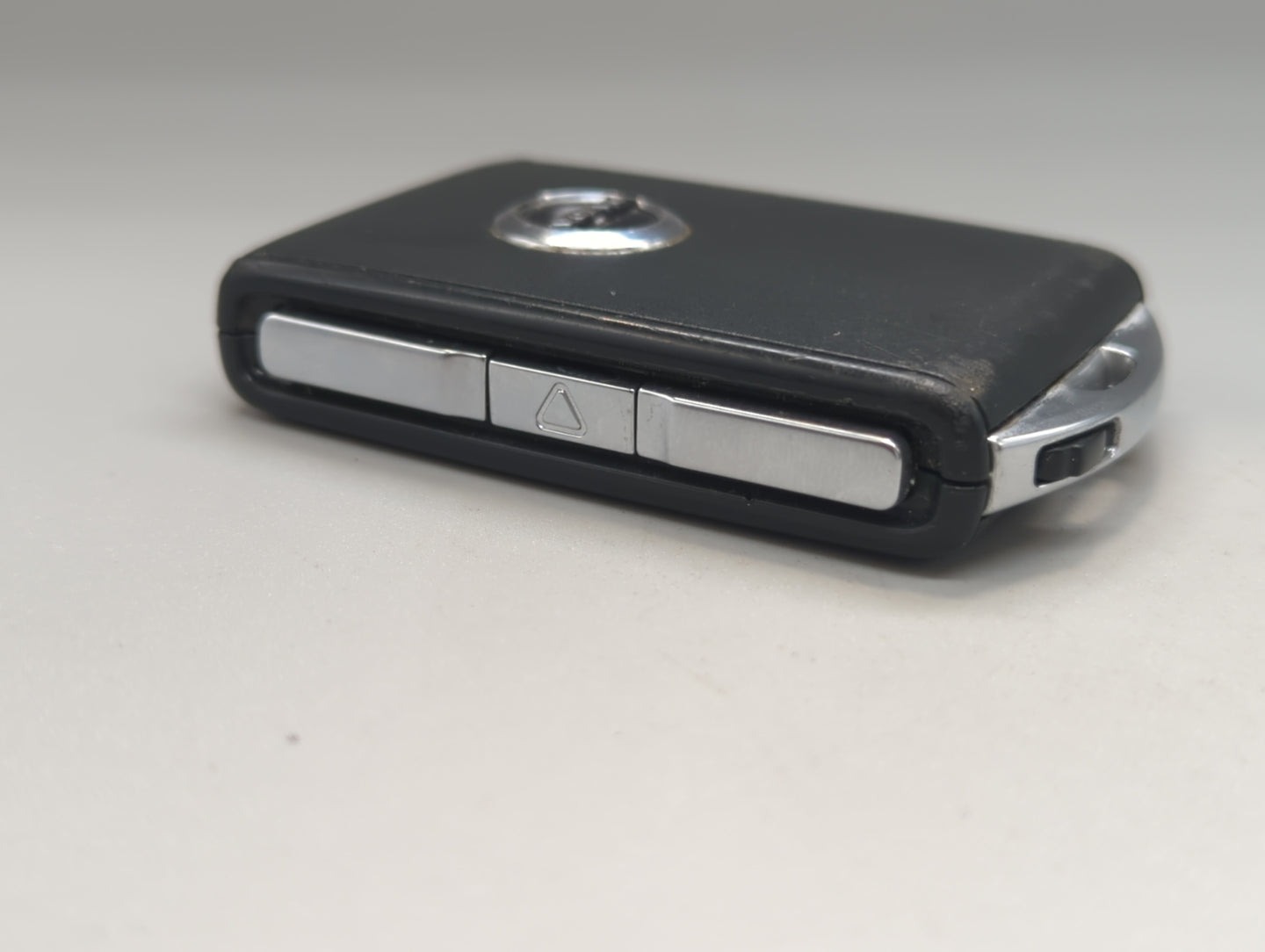 Volvo Keyless Entry Remote Fob YG0HUF8423MS | YGOHUF8423MS 31652549 4 buttons - Oemusedautoparts1.com
