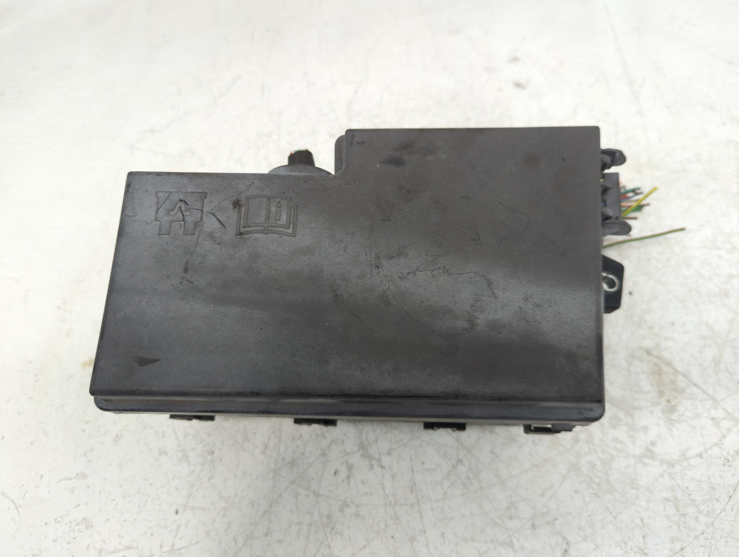 0 Volvo V40 Fusebox Fuse Box Panel Relay Module Fits Fits 207 2008 OEM Used Auto Parts - Oemusedautoparts1.com