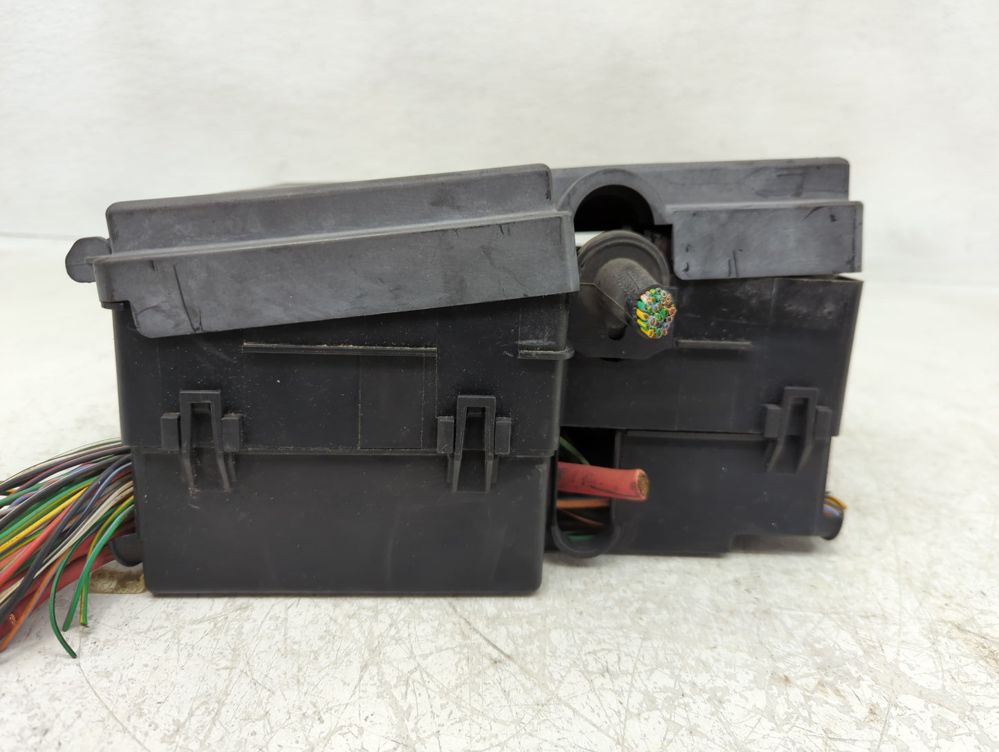 0 Volvo V40 Fusebox Fuse Box Panel Relay Module Fits Fits 207 2008 OEM Used Auto Parts - Oemusedautoparts1.com