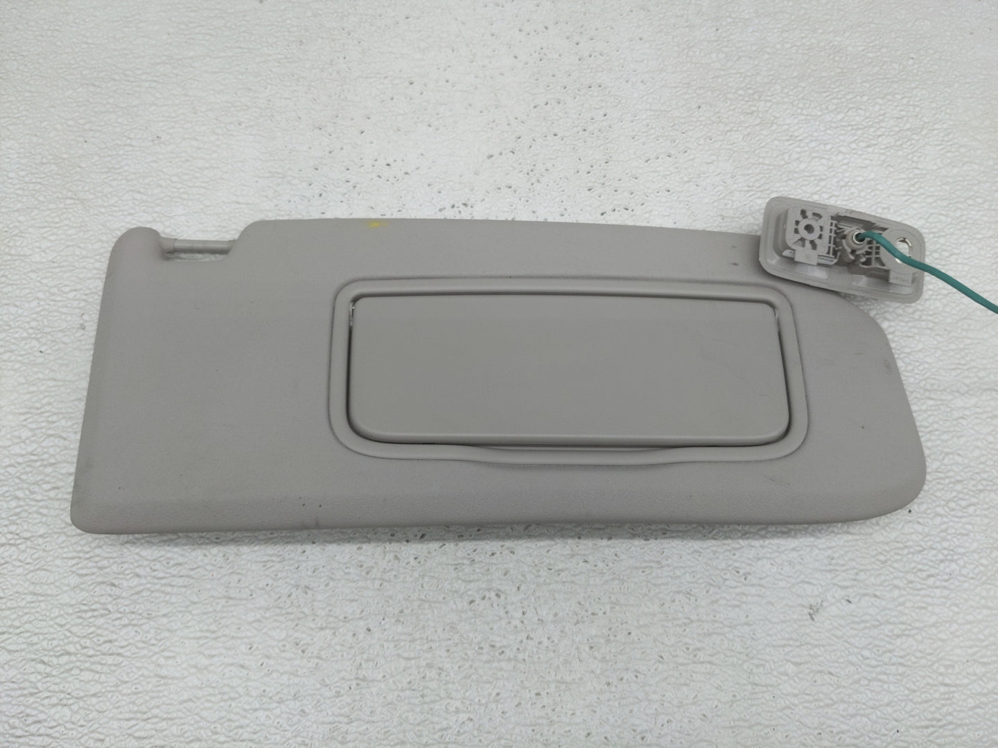 2012-2017 Volvo Xc60 Sun Visor Shade Replacement Passenger Right Mirror Fits Fits 2012 2013 2014 2015 2016 2017 OEM Used Aut