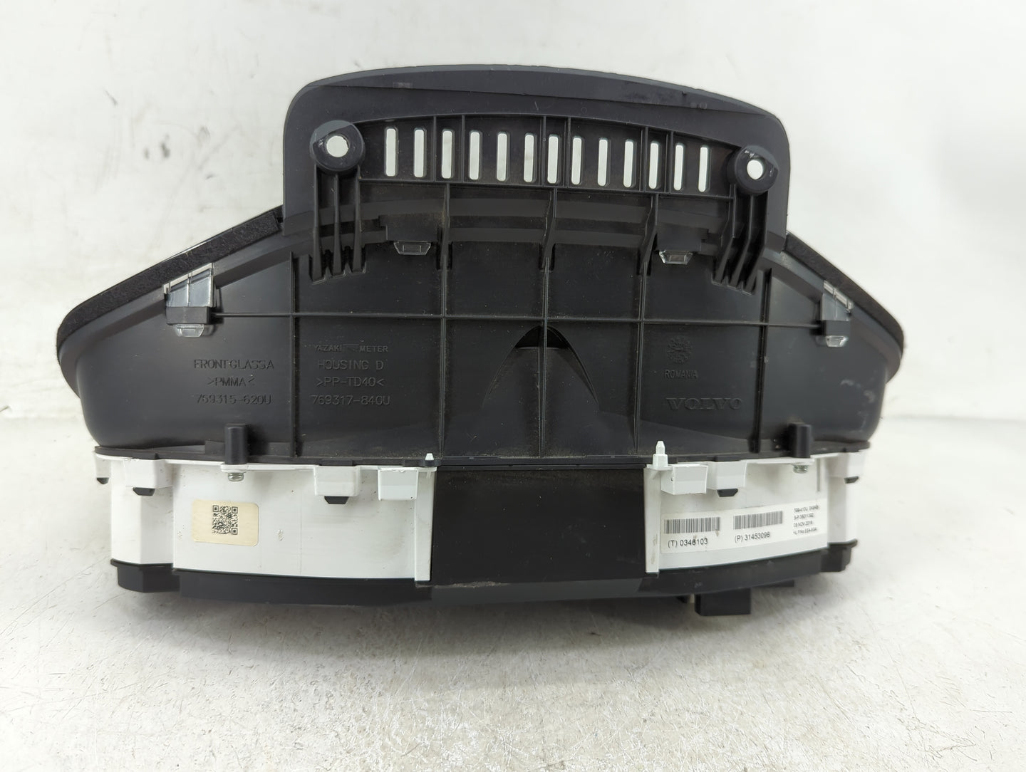 2017 Volvo Xc60 Instrument Cluster Speedometer Gauges Fits Fits 2015 2016 2018 OEM Used Auto Parts - Oemusedautoparts1.com