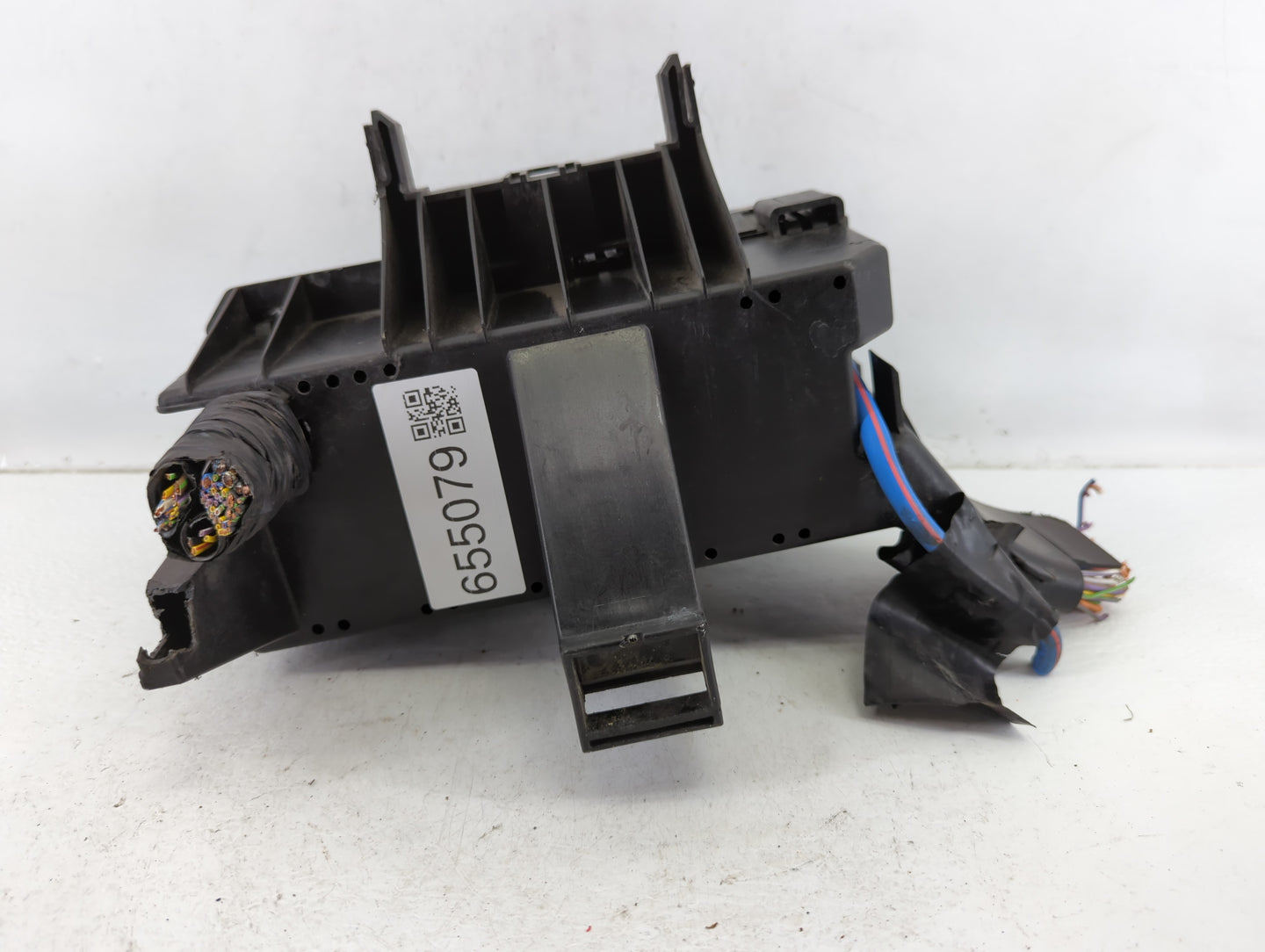 2014-2015 Ford Explorer Fusebox Fuse Box Panel Relay Module P/N:BT4T-14A003-AA Fits Fits 2014 2015 OEM Used Auto Parts - Oem