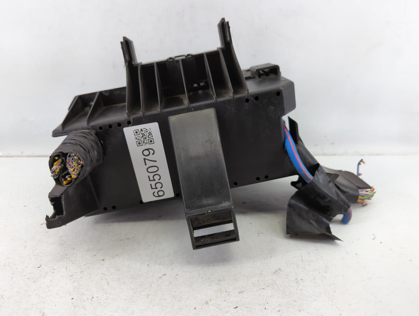 2014-2015 Ford Explorer Fusebox Fuse Box Panel Relay Module P/N:BT4T-14A003-AA Fits Fits 2014 2015 OEM Used Auto Parts - Oem