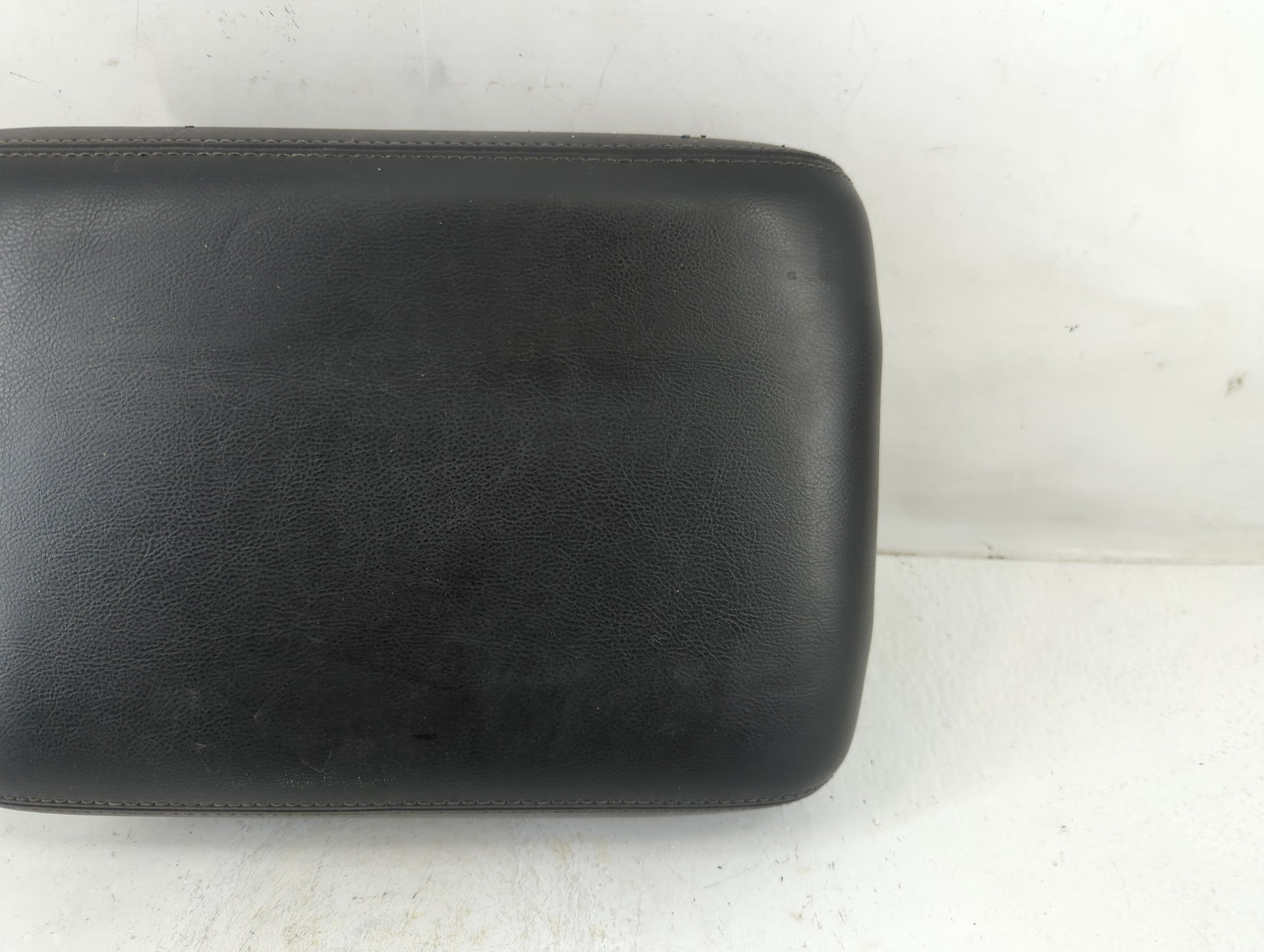2014 Nissan Pathfinder Center Console Armrest Cover Lid Fits OEM Used Auto Parts - Oemusedautoparts1.com