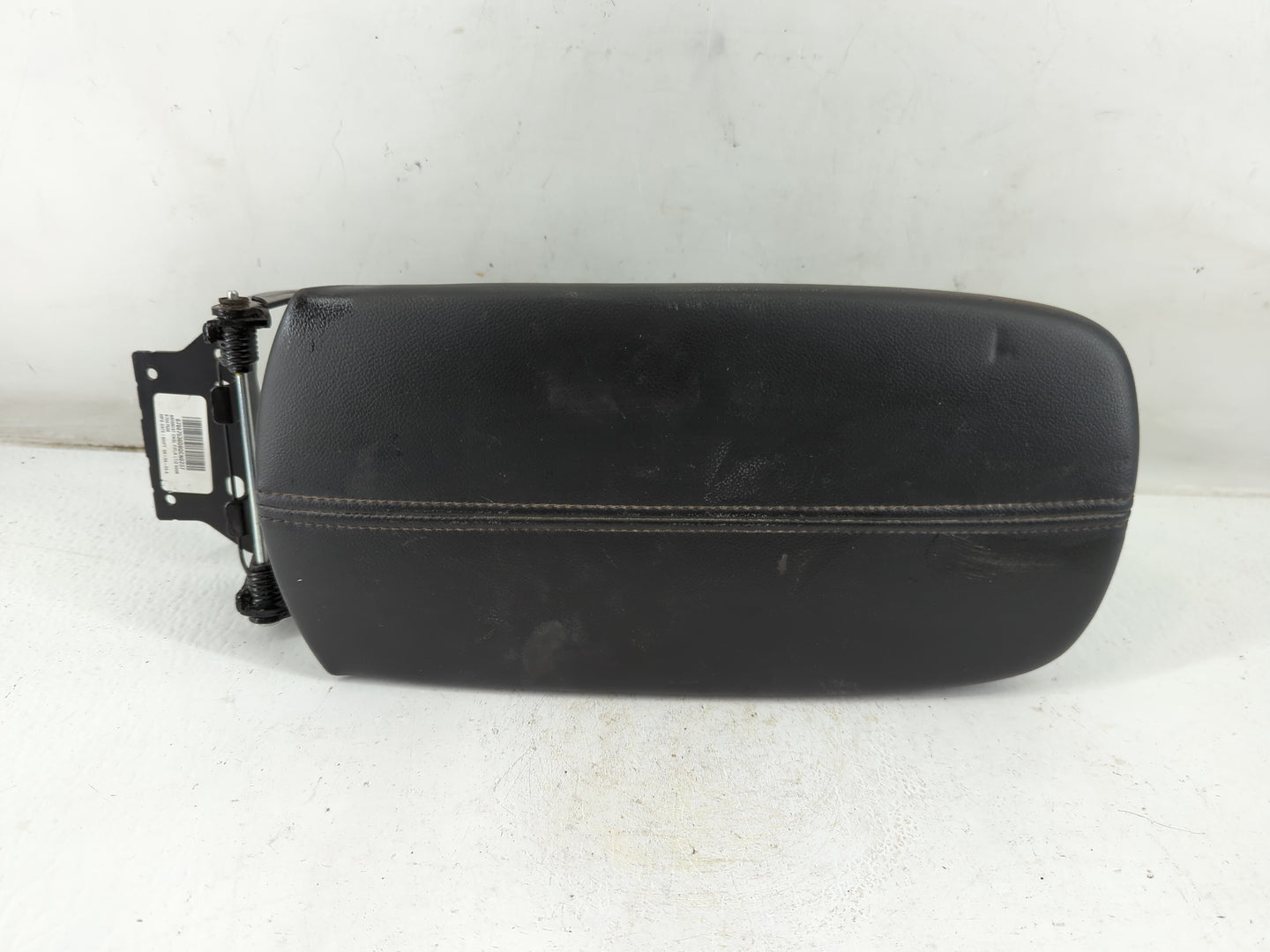 2019-2021 Chevrolet Malibu Center Console Armrest Cover Lid P/N:67007536 Fits Fits 2019 2020 2021 OEM Used Auto Parts - Oemusedautoparts1.com