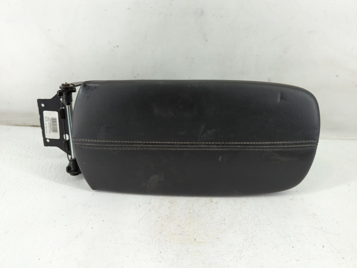 2019-2021 Chevrolet Malibu Center Console Armrest Cover Lid P/N:67007536 Fits Fits 2019 2020 2021 OEM Used Auto Parts - Oemusedautoparts1.com