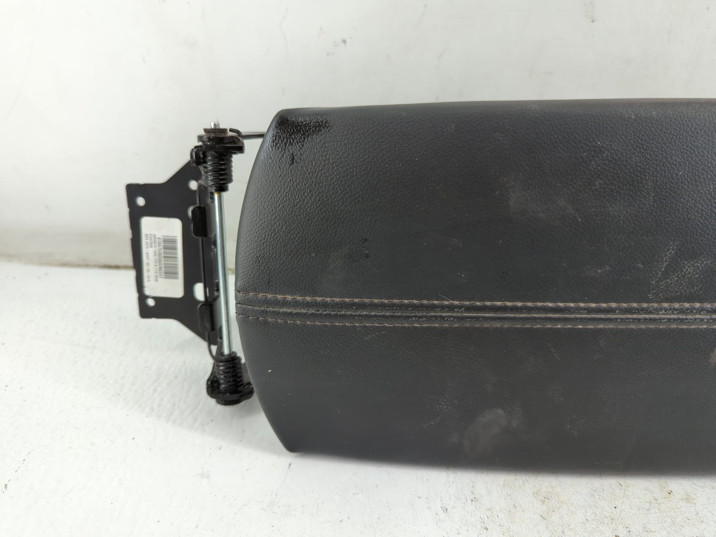 2019-2021 Chevrolet Malibu Center Console Armrest Cover Lid P/N:67007536 Fits Fits 2019 2020 2021 OEM Used Auto Parts - Oemusedautoparts1.com