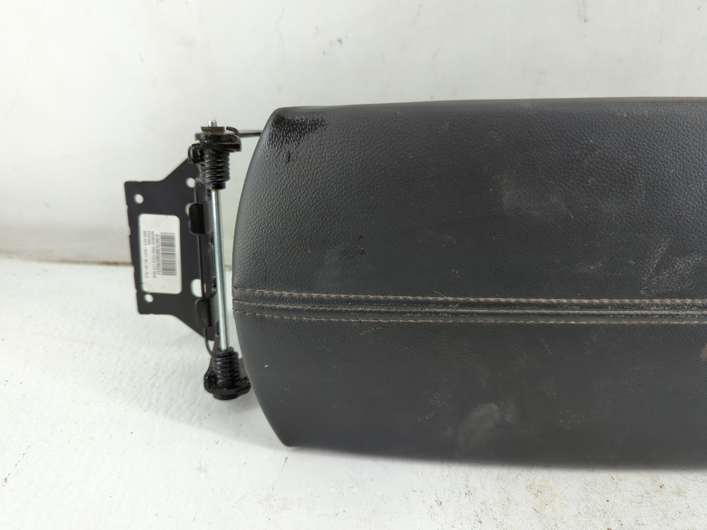 2019-2021 Chevrolet Malibu Center Console Armrest Cover Lid P/N:67007536 Fits Fits 2019 2020 2021 OEM Used Auto Parts - Oemusedautoparts1.com