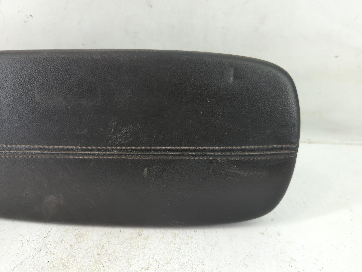 2019-2021 Chevrolet Malibu Center Console Armrest Cover Lid P/N:67007536 Fits Fits 2019 2020 2021 OEM Used Auto Parts - Oemusedautoparts1.com